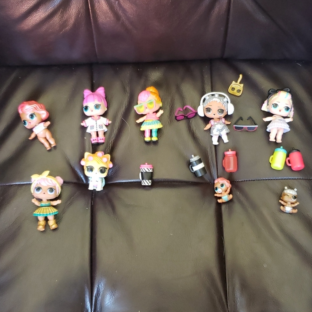Lot of LOL dolls